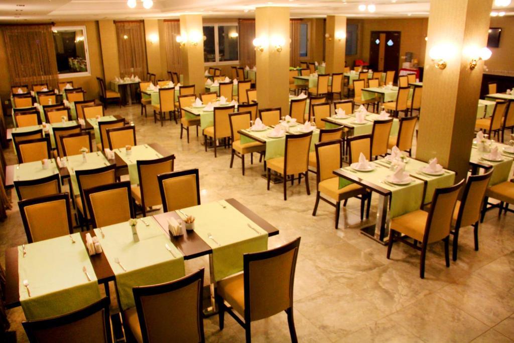 Adanava Hotel Buitenkant foto
